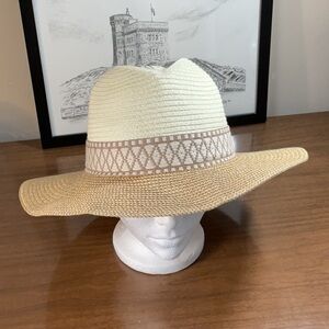 NWT Elegant Cream and Tan Women's Fedora Packable Hat NEW